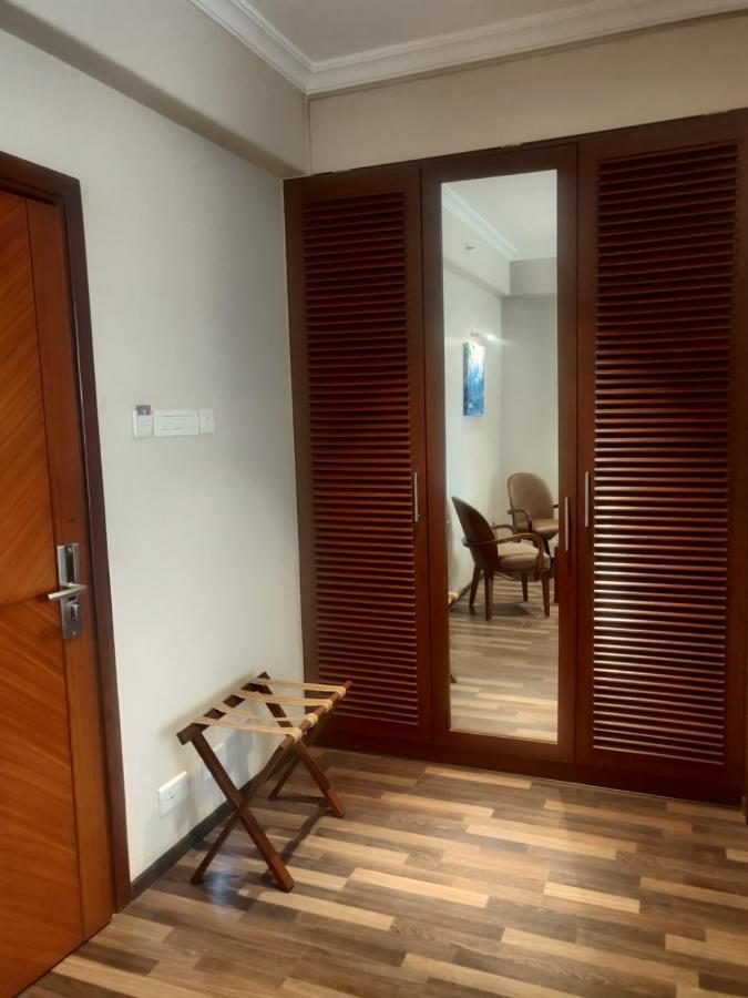 Adiva Residency Beacon, Grant Road, Mumbai Hotel Екстериор снимка